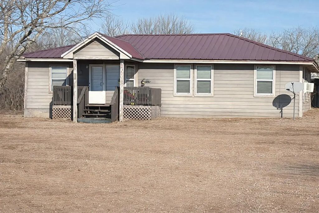 111 County Road 1877, Chico