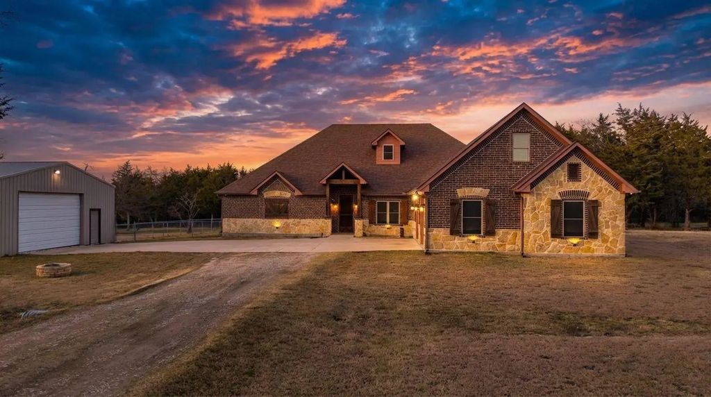 282 County Road 2186, Greenville