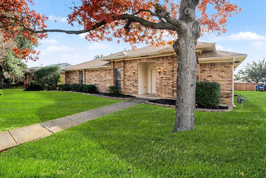 2242 Carmel Drive, Carrollton