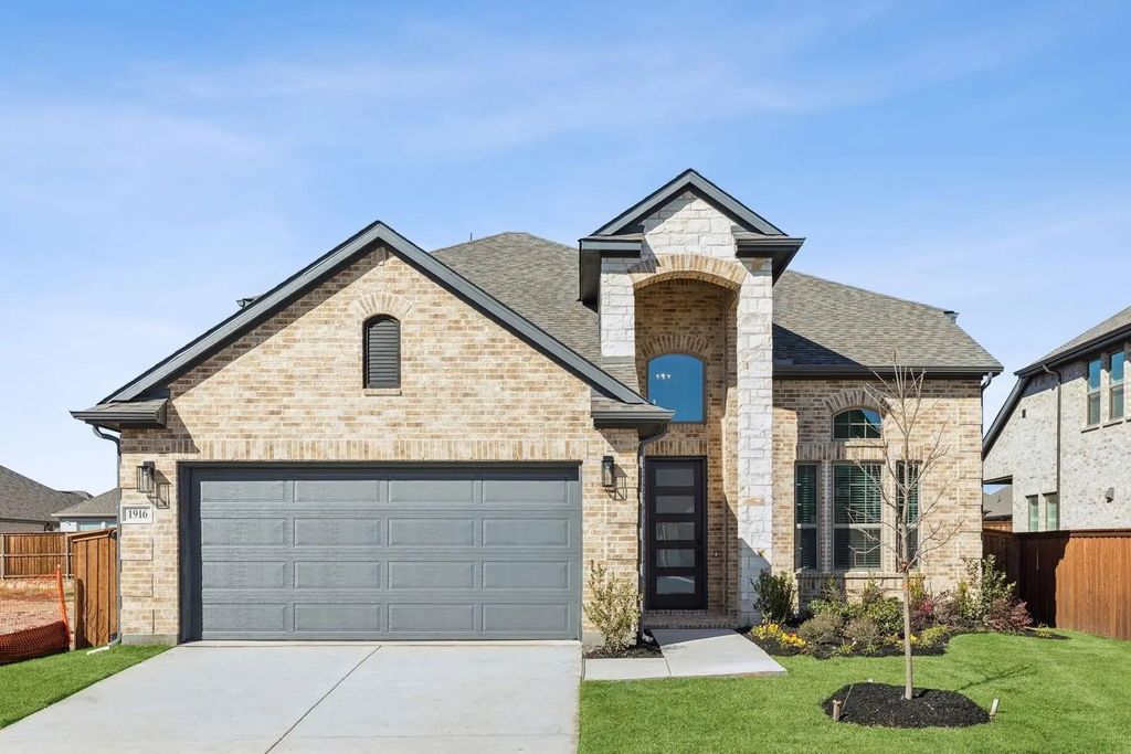 1916 Huron Drive, Forney