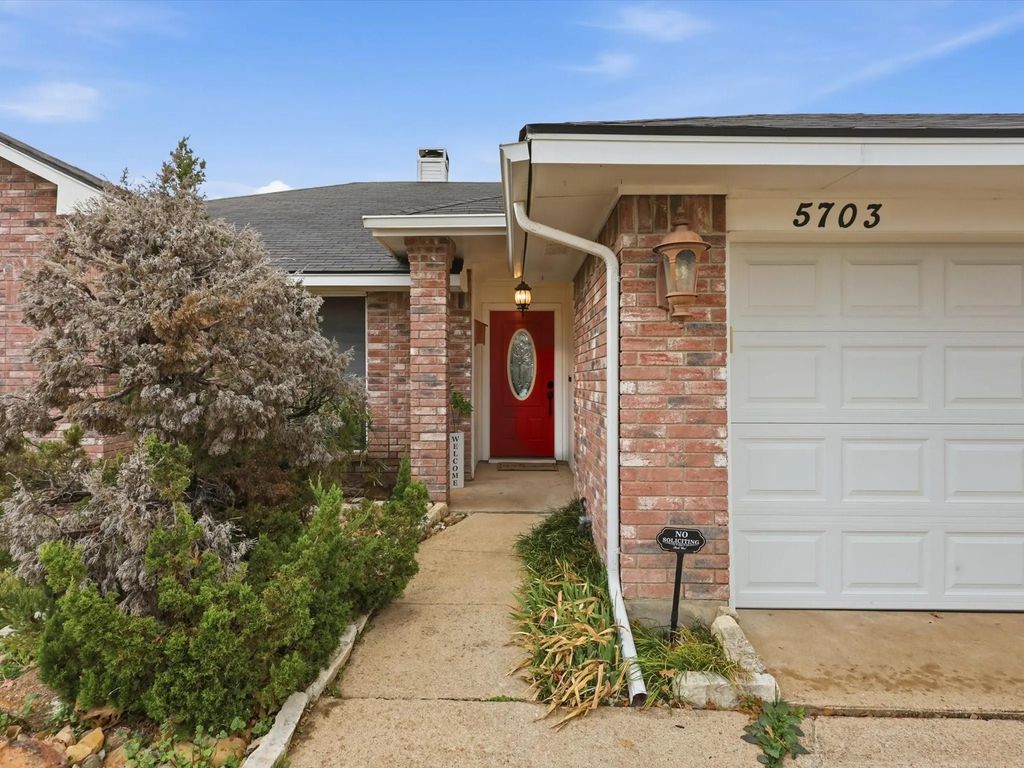 5703 Prescott Drive, Arlington
