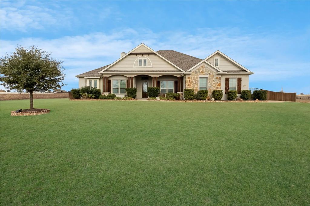 1571 E Highland Road, Waxahachie