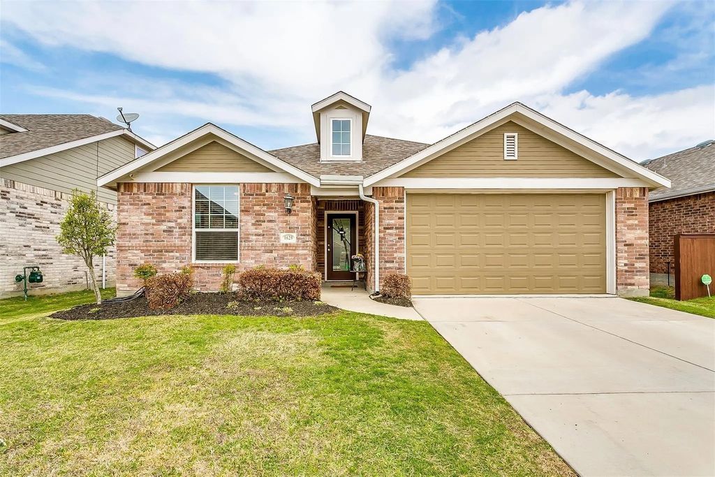 1629 Ridge Creek Lane, Aubrey
