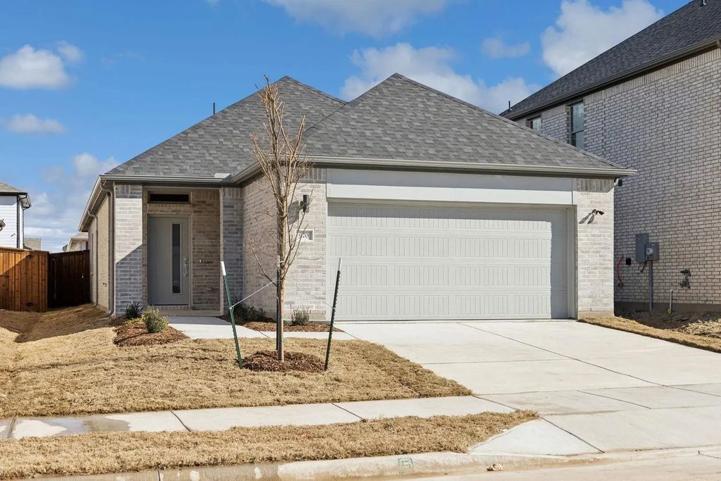 970 Dahlia Drive, Lavon