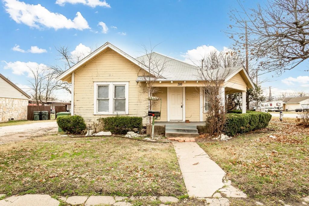 316 W Avenue A, Garland