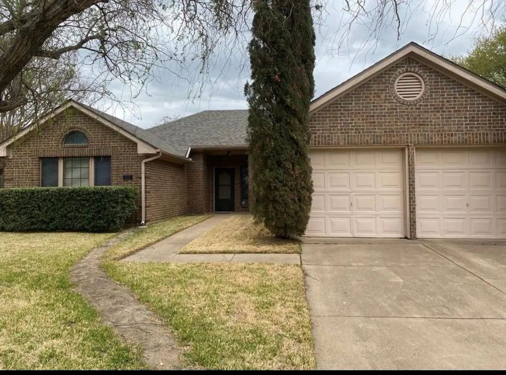 808 Bridgewater Lane, Mesquite