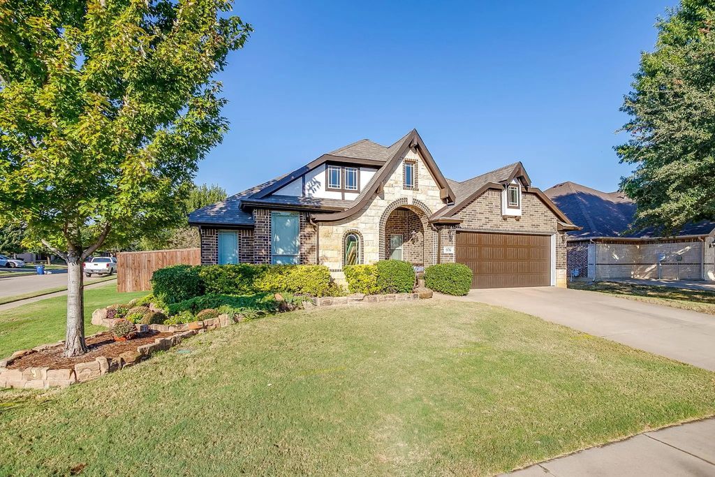 976 Tara Drive, Burleson