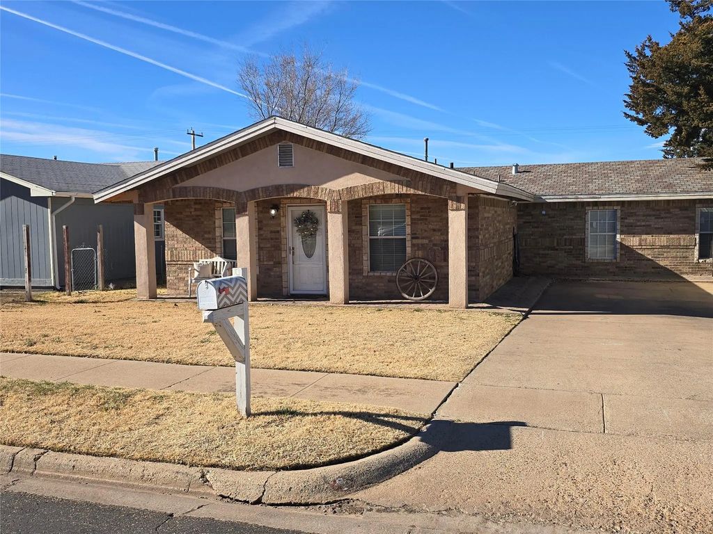 1121 Elmore Street, Borger