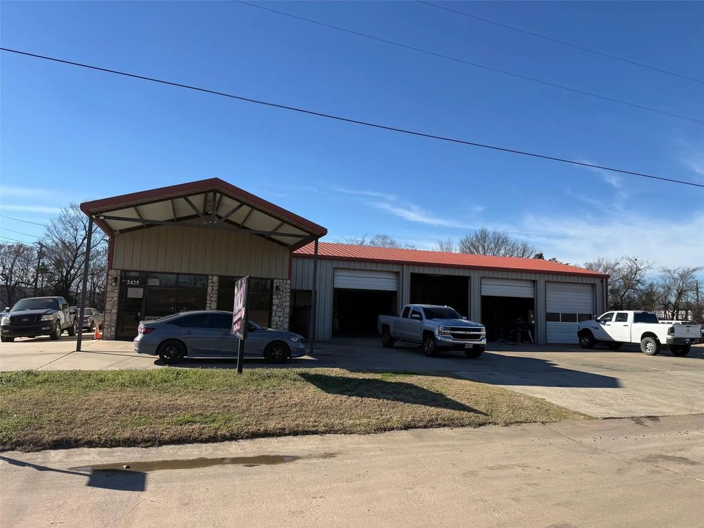 2425 Yoder Road, Paris