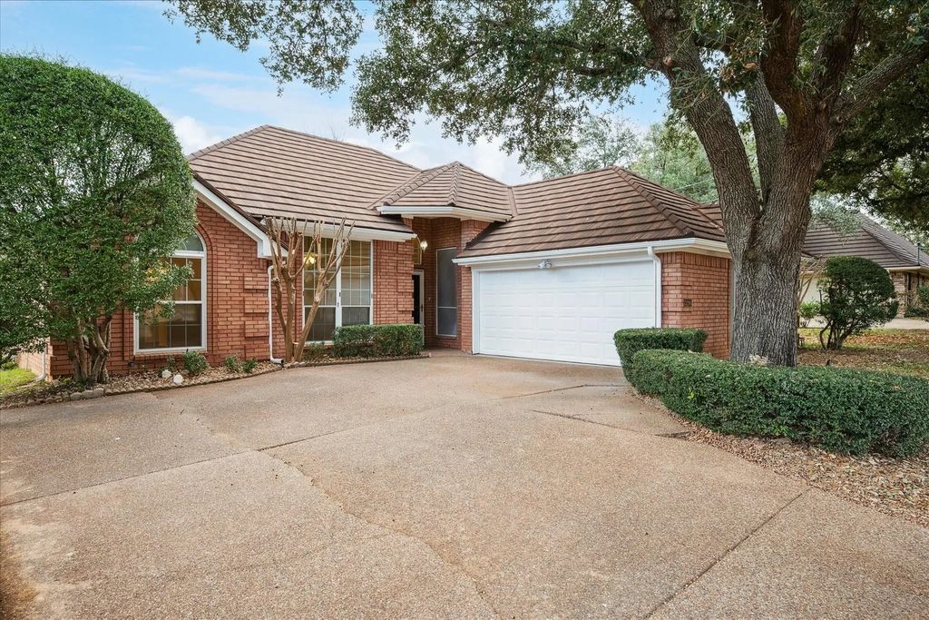3200 Oakdale Drive, Hurst