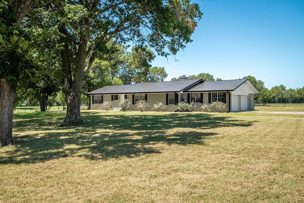 9778 State Highway 11, Whitewright