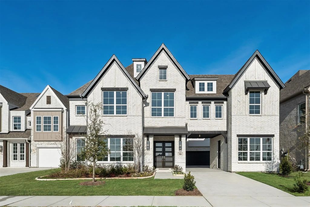 705 Clover Lane, Anna