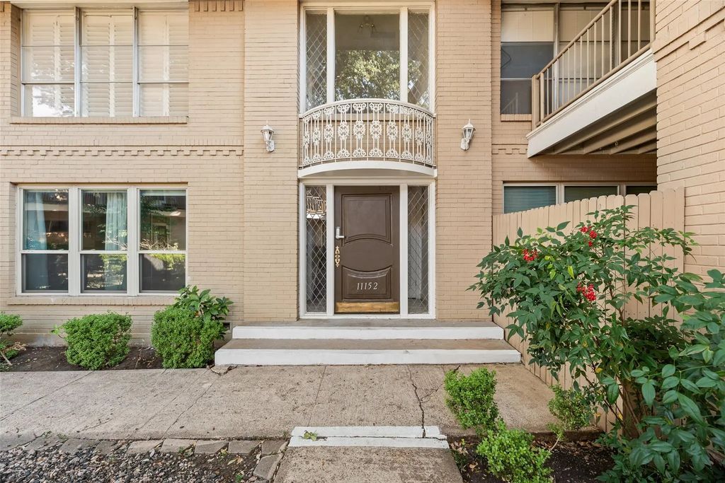 11152 Valleydale Drive A, Dallas
