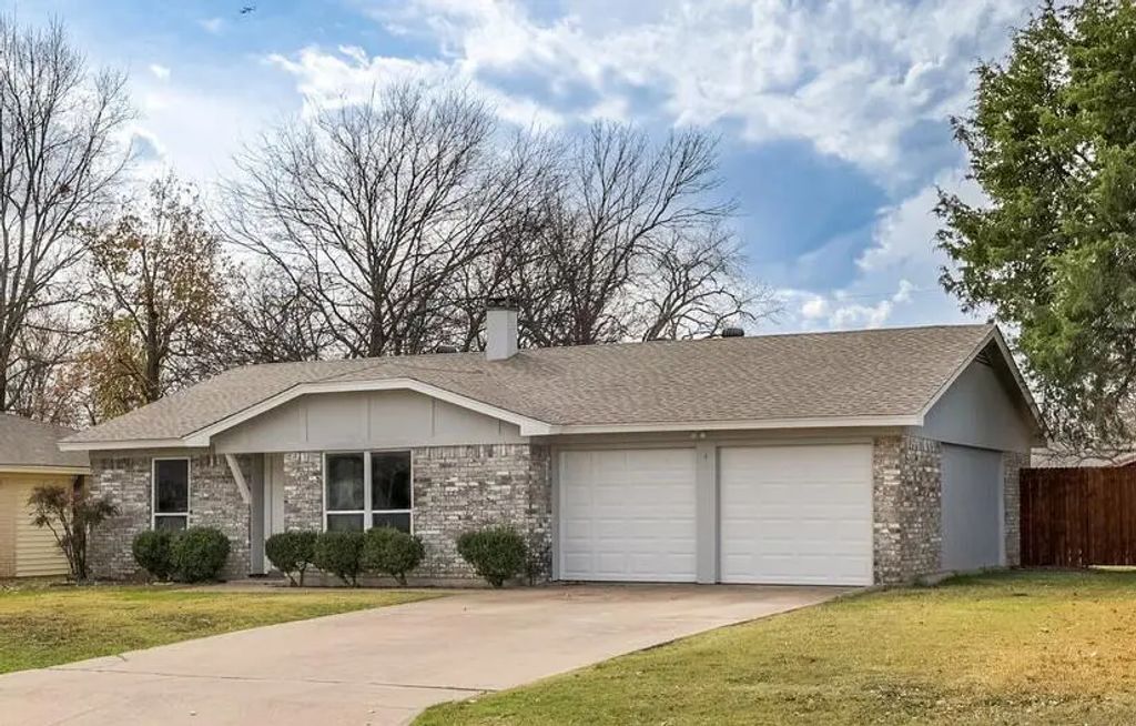 341 Nw Summercrest Boulevard, Burleson