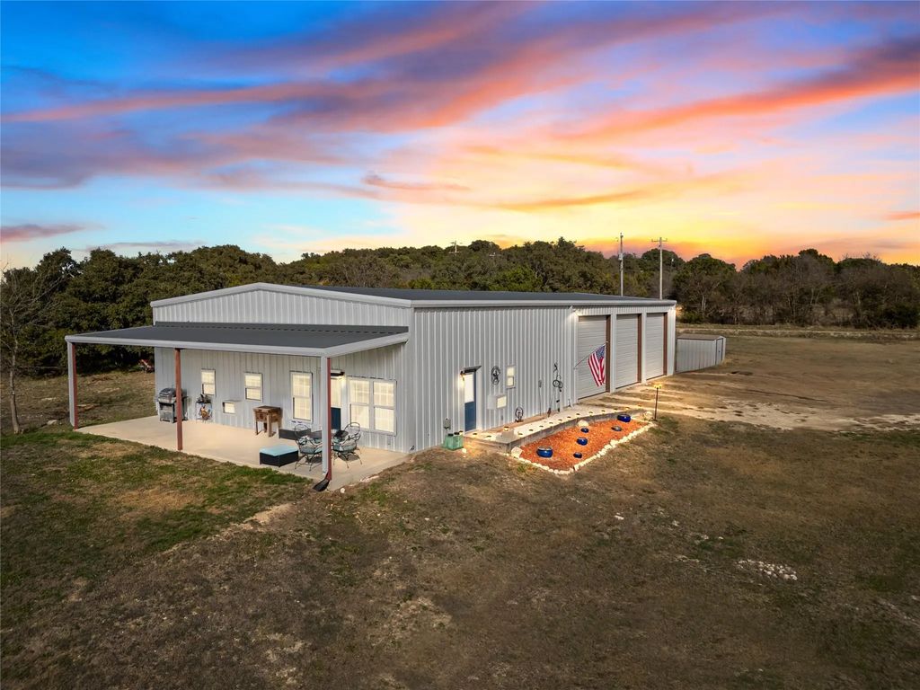 351 County Road 2601, Meridian