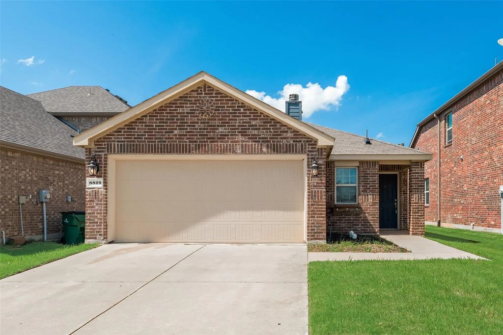 8829 Deadwood Lane, Aubrey