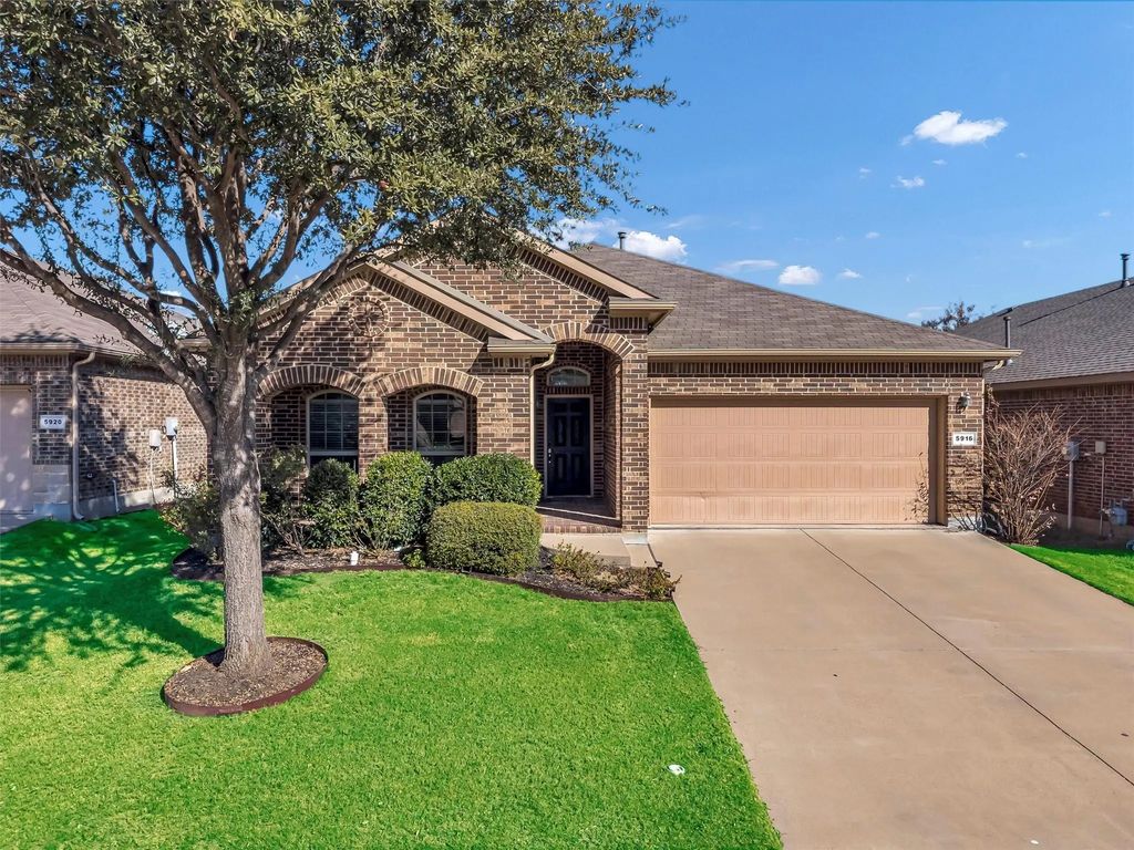 5916 Comanche Peak Drive, Fort Worth