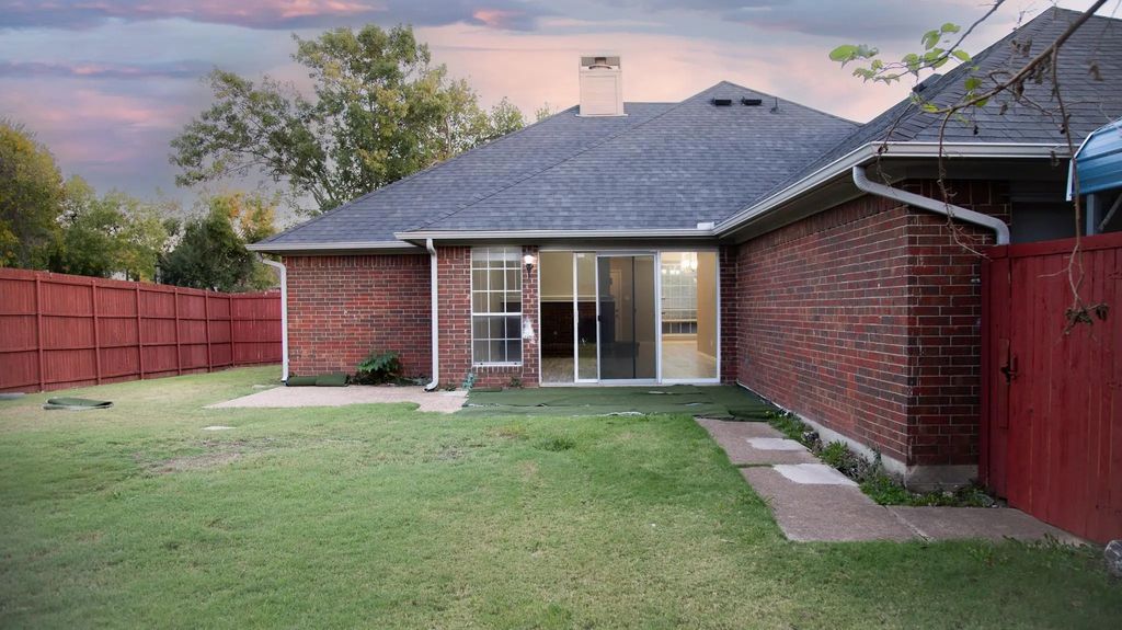 2129 Fawn Ridge Trail, Carrollton
