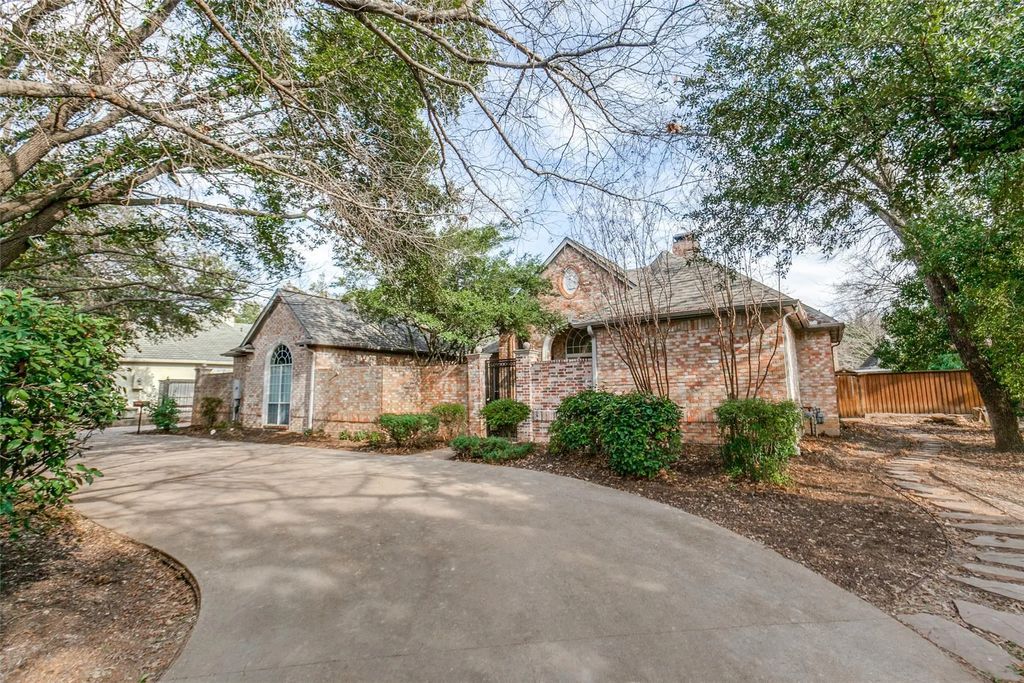 13920 Hillcrest Road, Dallas