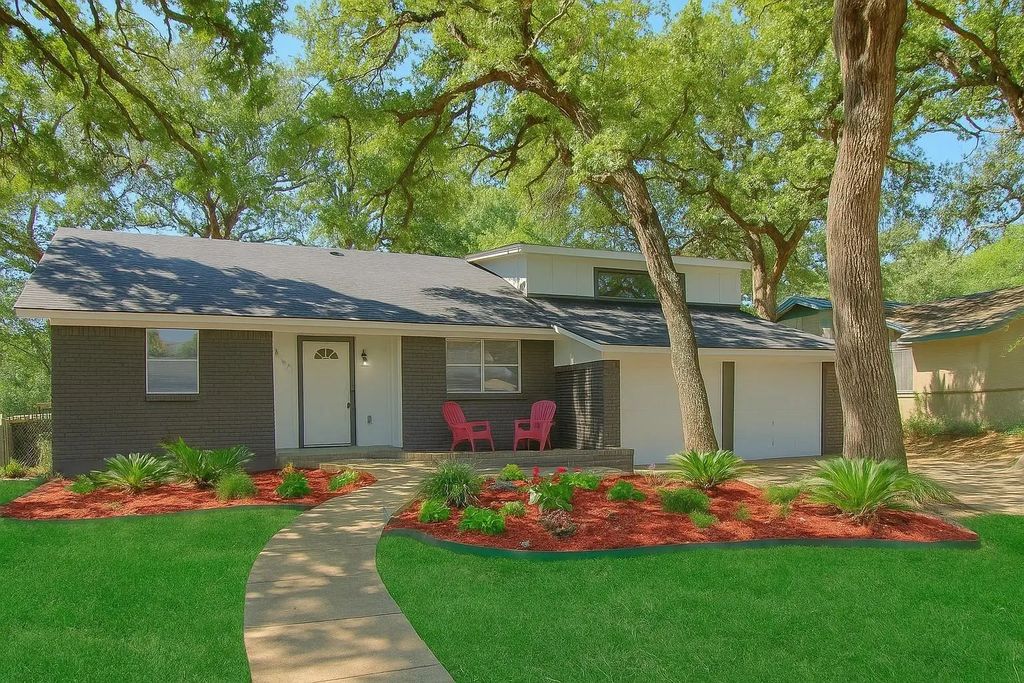 3508 Falcon Drive, Forest Hill