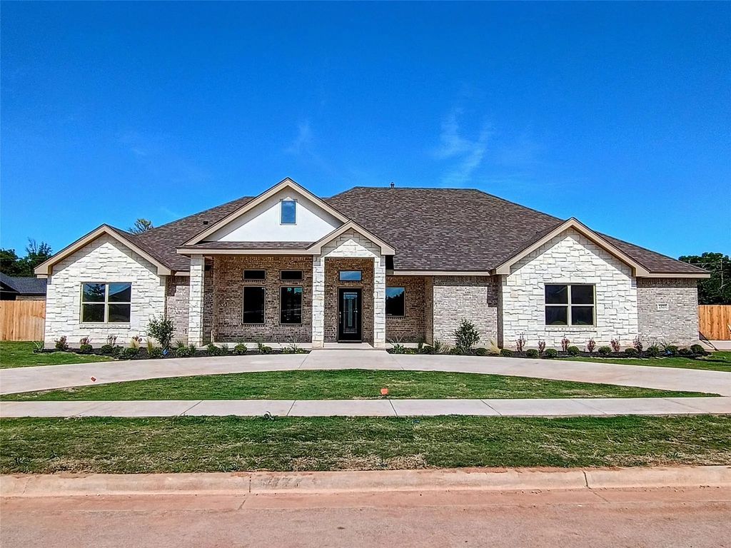 2521 Manor Oaks Terrace, Abilene