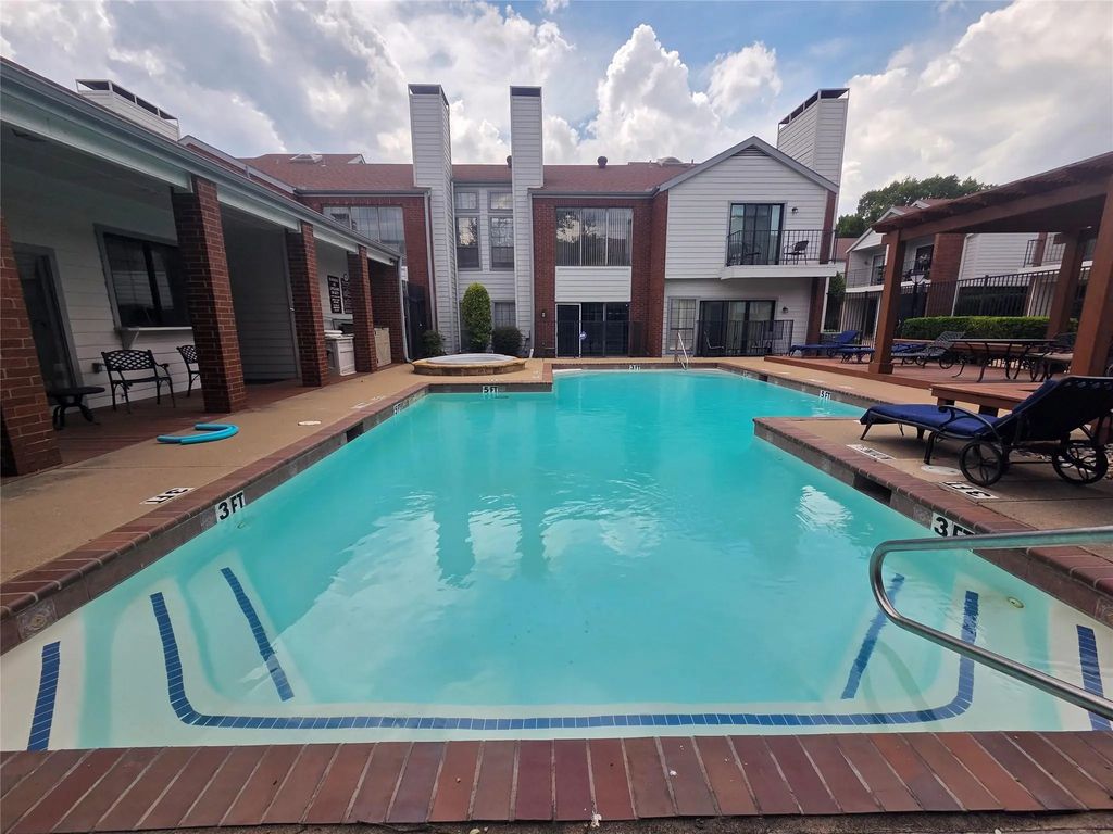 5100 Verde Valley Lane 245, Dallas
