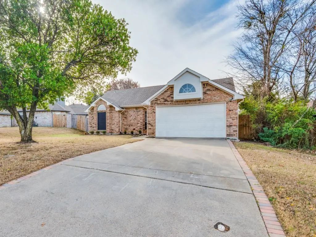 571 Dandelion Drive, Cedar Hill
