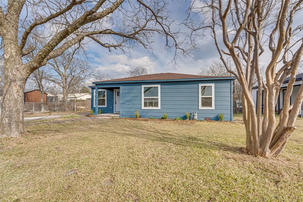 4003 Up The Grove Street, Greenville