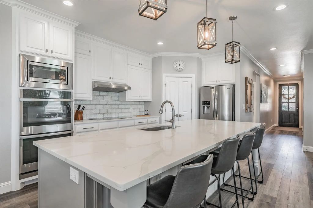 8208 Indian Hills Court, Benbrook