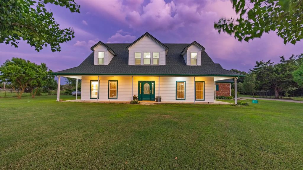 2135 County Road 3520, Quinlan