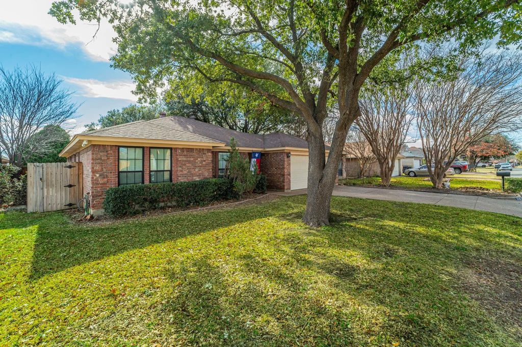 3745 Fairhaven Drive, Fort Worth