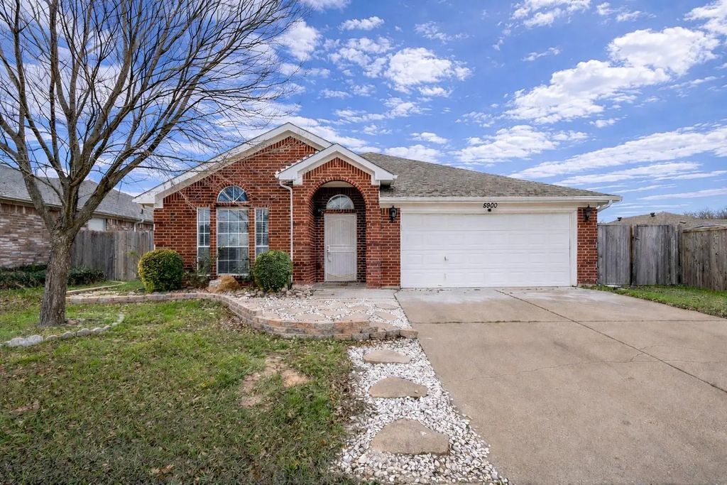 5900 Rising Meadow Drive, Arlington