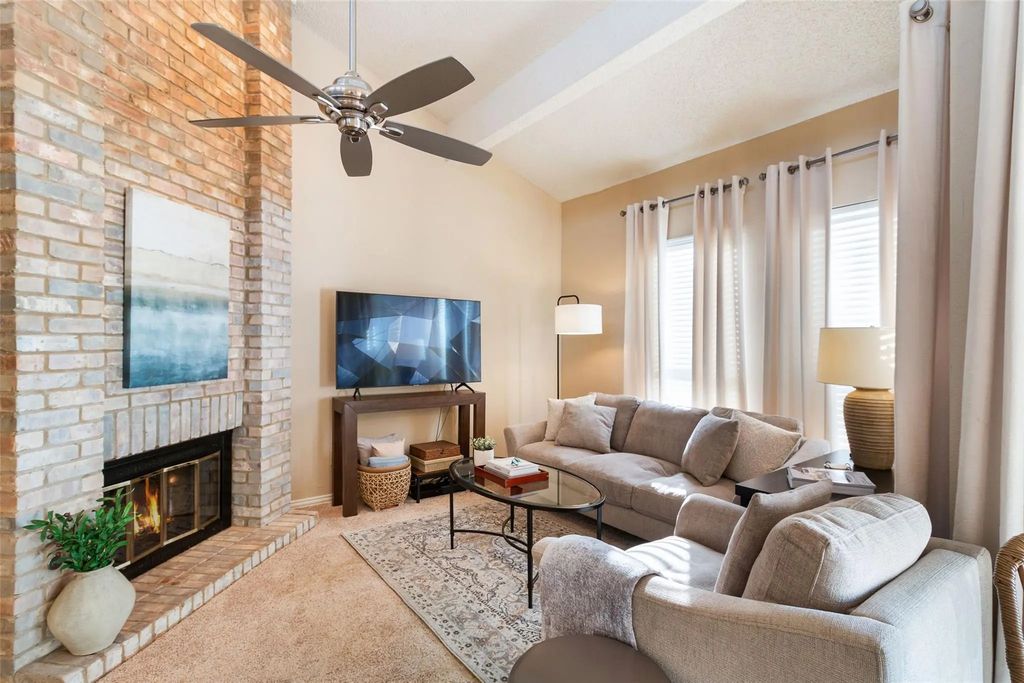 17490 Meandering Way 804, Dallas