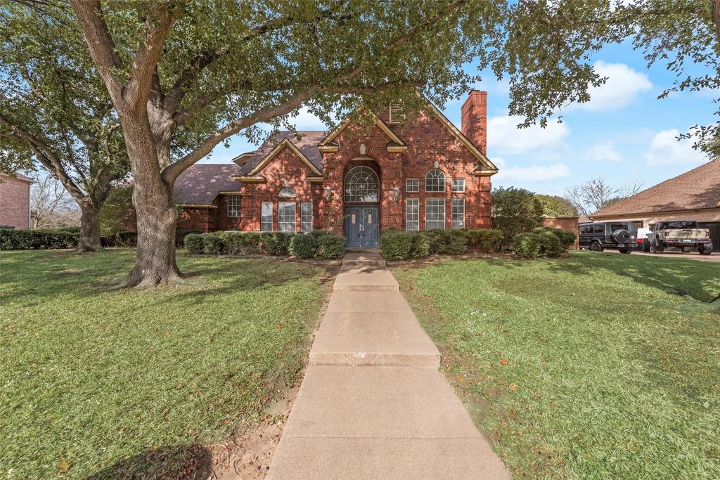 614 Portofino Drive, Arlington