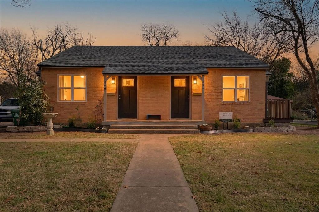 806 Denton, Denton