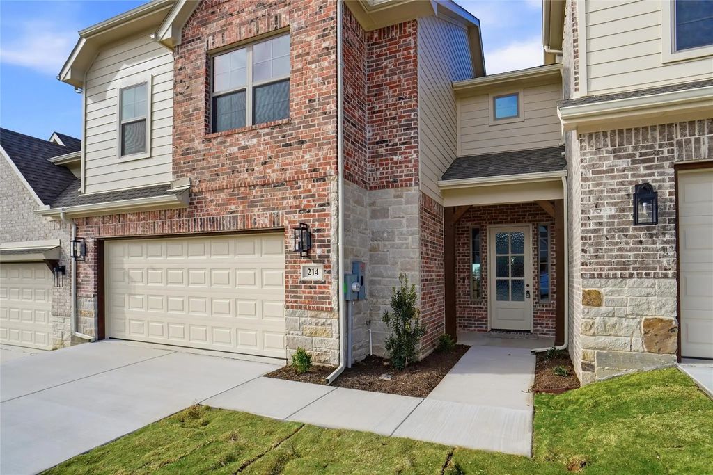 214 Legacy Boulevard, Weatherford