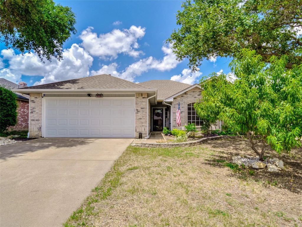 936 Silver Streak Drive, Saginaw