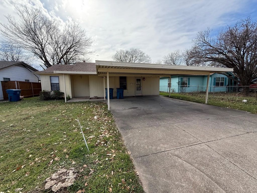1664 Fagan Drive, Blue Mound
