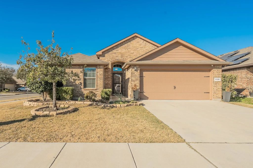 1124 Forest Glen Drive, Azle