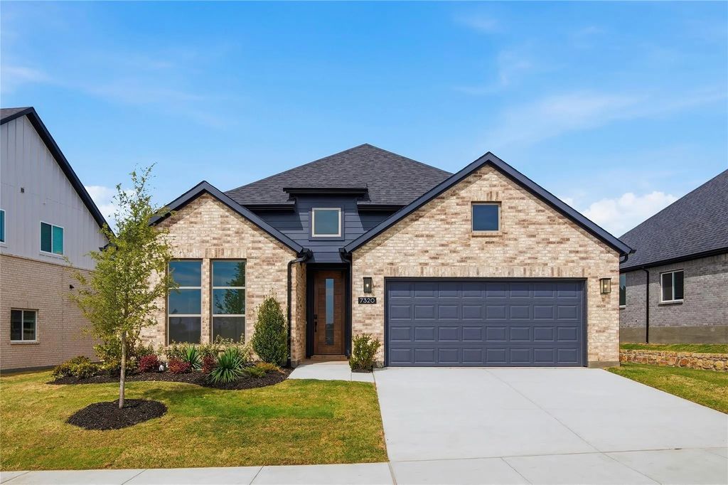7320 Wayward Wind Drive, Fort Worth