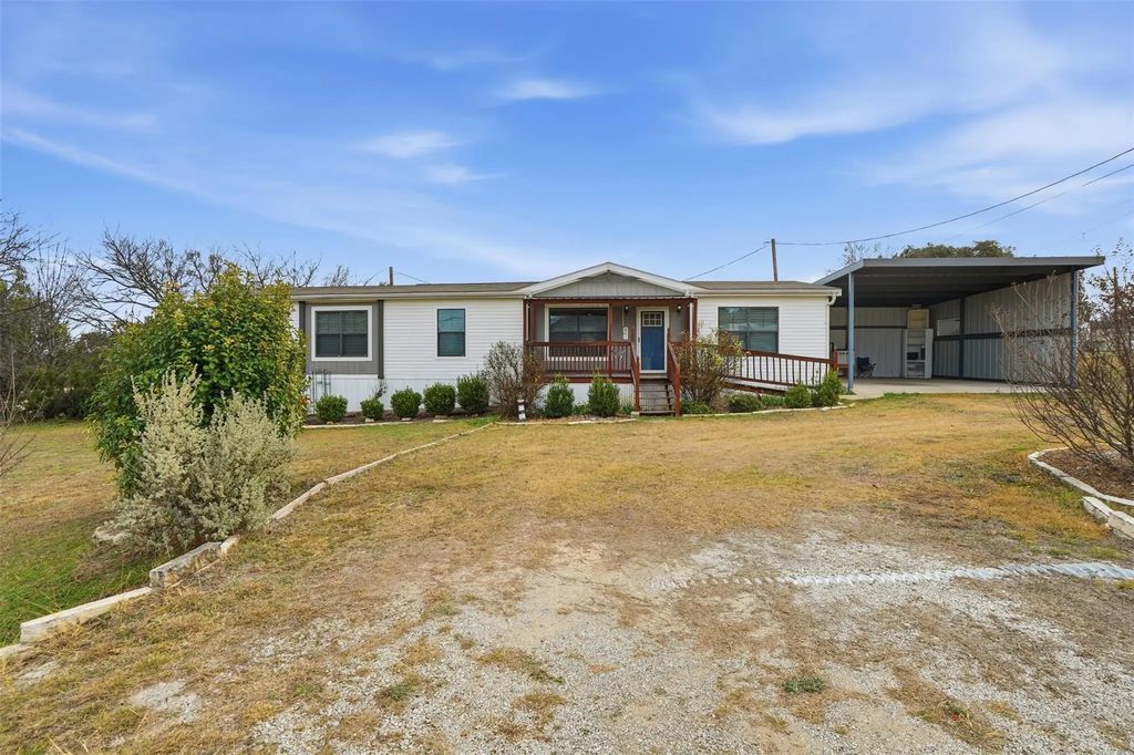 3101 Hilltop Road, Granbury