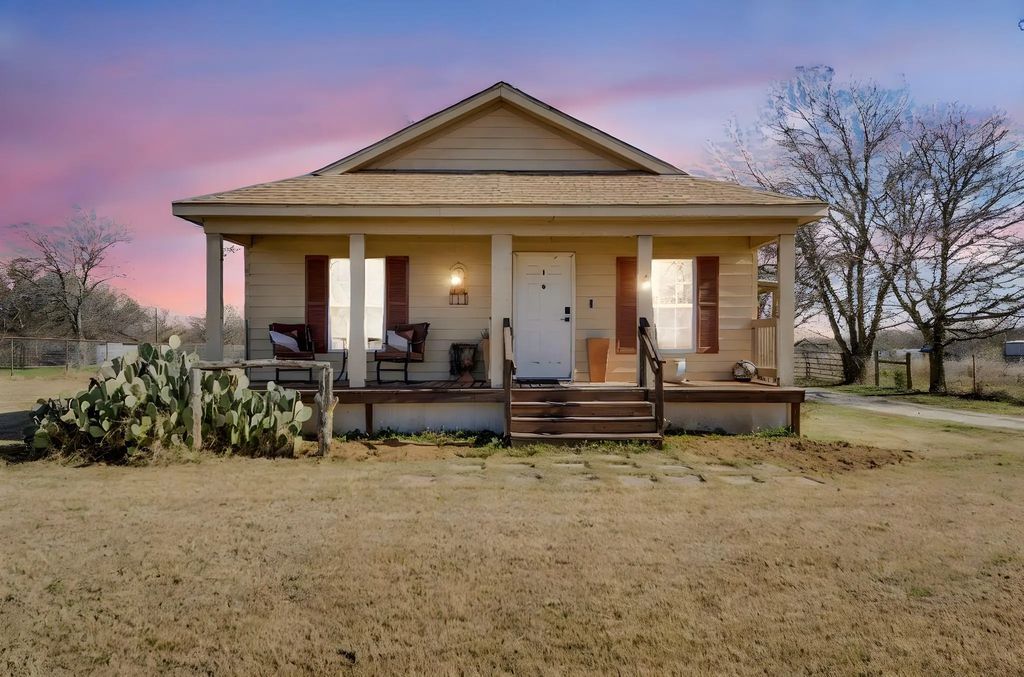 8103 County Road 409, Grandview