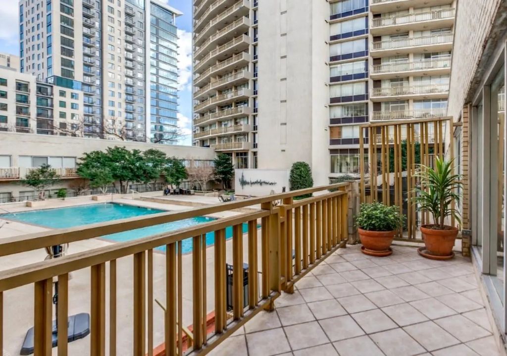 6211 W Northwest Highway G205, Dallas