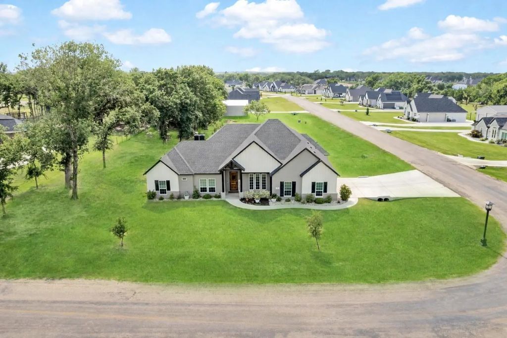 650 Winkler Way, Springtown