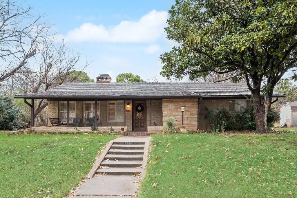 1406 Capetown Drive, Grand Prairie