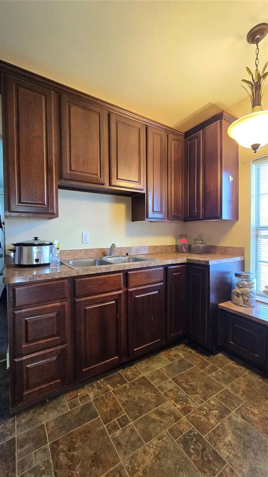 204 W Crossmain, Milford