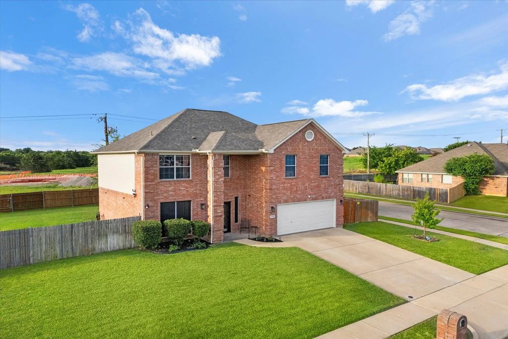 1700 Cowtown Court, Mansfield