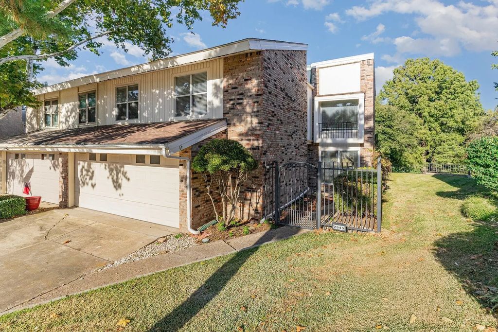 2945 Country Place Circle, Carrollton