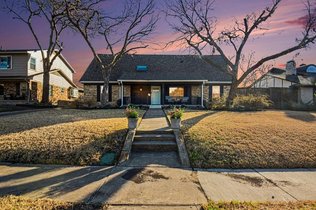 627 Opal Lane, Richardson