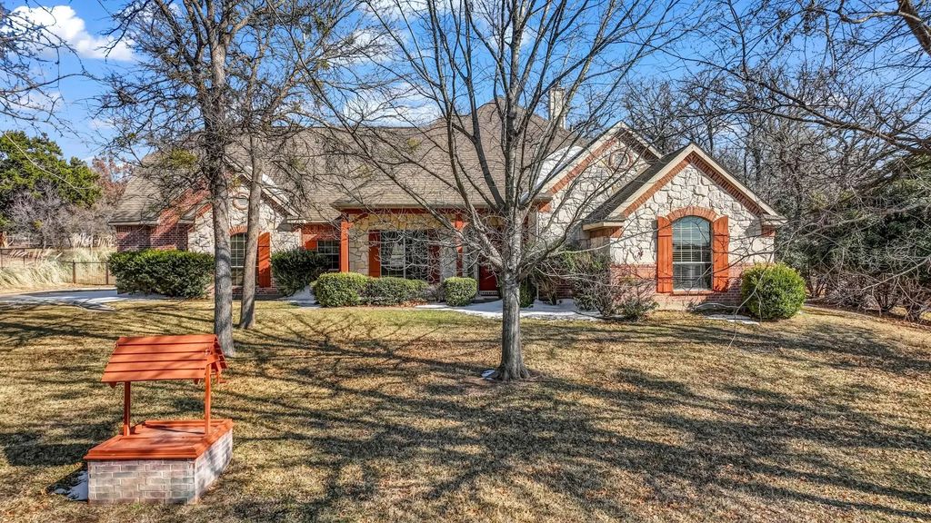 128 Rustling Elm Way, Azle